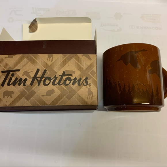 TIM HORTONS Limited Edition 2017 Ceramic Canadian Geese Mug, 14oz - Picture 7 of 7